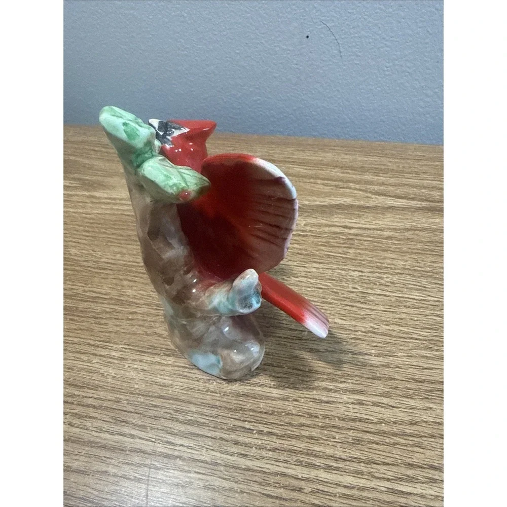 cardinal bird‎ figurine
